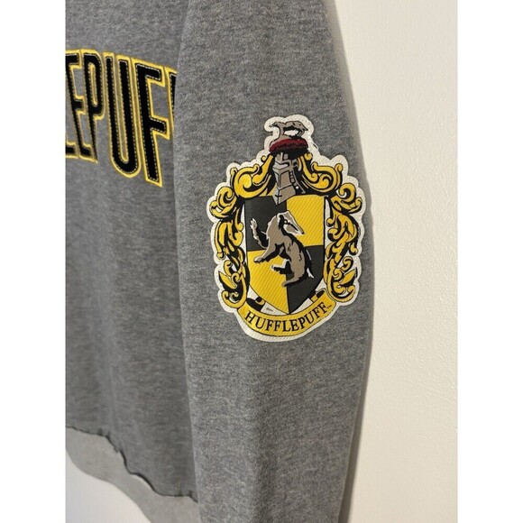 Universal Studios Wizarding World Of Harry Potter Hufflepuff Gray Sweatshirt S - Picture 7 of 11